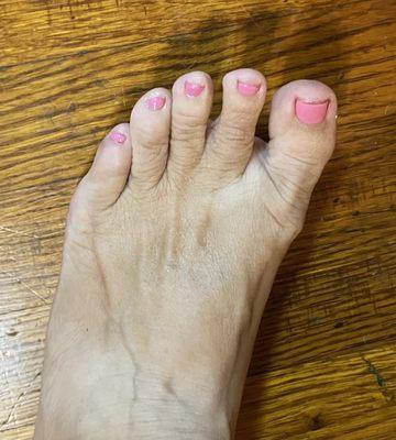 I love my pretty in pink toenails