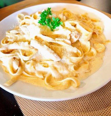 Fettuccini Alfredo w: Chicken