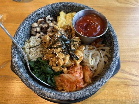 Bibimbap with soy garlic chicken