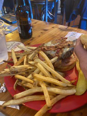 Bacon cheeseburger with fries