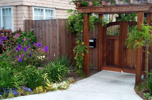 The main gate at 466 Chetwood.