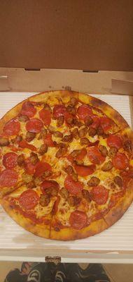 Pepperoni and sausage were very fresh and delicious.