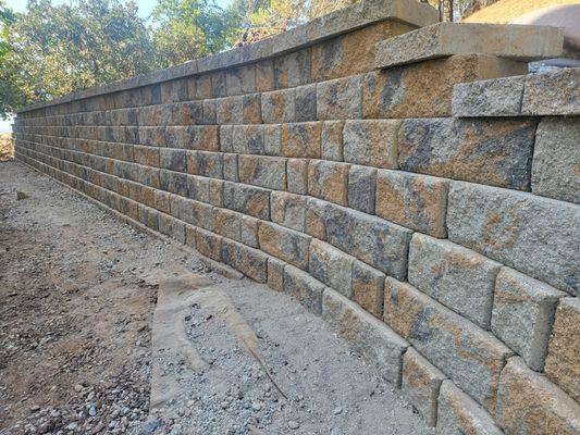 Belgard's Highland Stone Retaining Wall in Victorian with Capstones located in Rescue, CA.