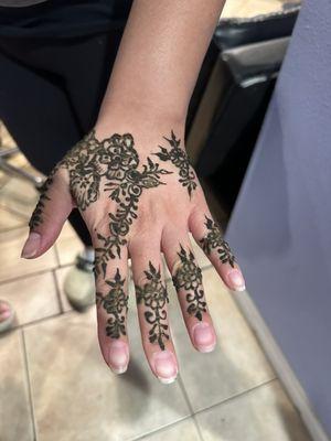 Henna Tattoo made too perfection by Rinku.