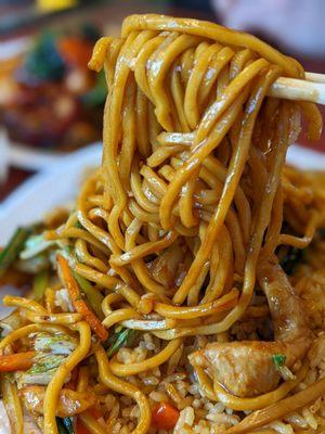 Lunch Special Chicken Lo Mein:).