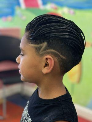 Pompadour undercut with design