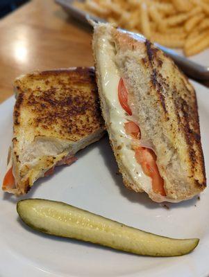 Grilled cheese with added tomato (+.25)