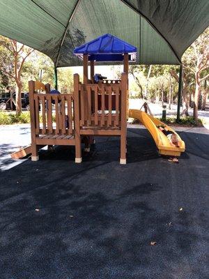 Little play area. Nice shading.