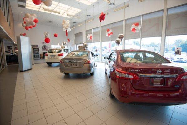 Carbone Nissan Showroom