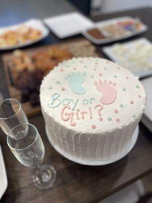 Gender reveal cake. Vanilla Celebration Cake