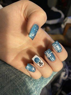 Winter Wonderland nails by Tyrone at Happy Nails!