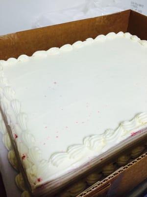 "PROFESSIONAL" RED VELVET CAKE. NOT WORTH THE PRICE FOR THE APPEARANCE FOR A "PROFESSIONAL" CAKE DONE AND THE TASTE!