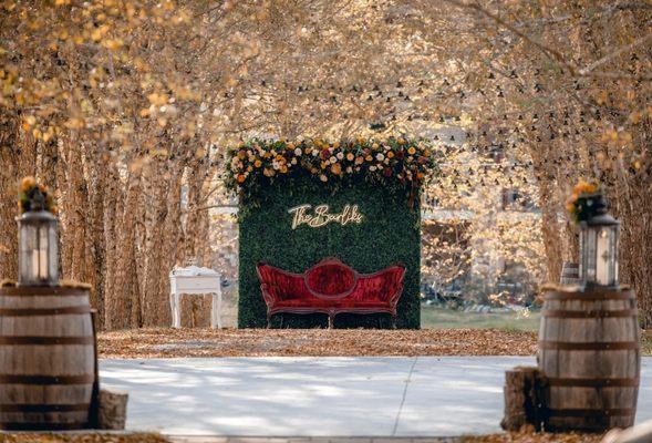 Wedding Photo station, florals crafted by Flowers at McGuire's, photography by Amber Cather Photography