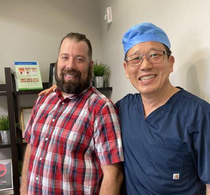 David restored his confident smile with new implant teeth. Dr.Jung was very satisfied with the result. Thank you David for your cooperation!