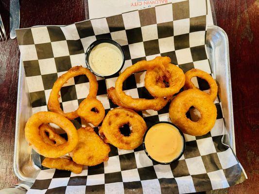 Onion rings ($9 as of 12/2023) and they are great.  Clearly house made.