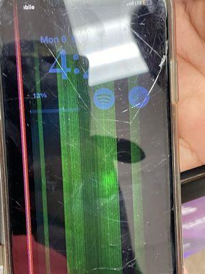 Photo of the broken screen