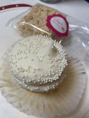 Wedding Cake Cupcake