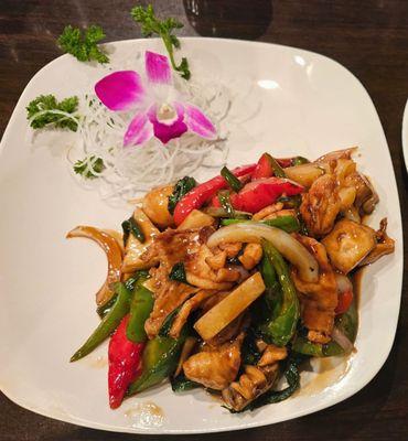 Dinner size thai basil chicken