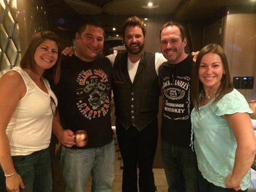 Florida private investigator James Wojnar wishing country singer Randy Houser good luck on his tour!