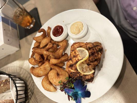 Salmon with sidewinder fries