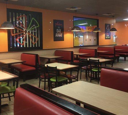 New look for Cici's: Same pizza and salad buffet format.