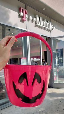 Thanks T-mobile for my light up Halloween bucket!