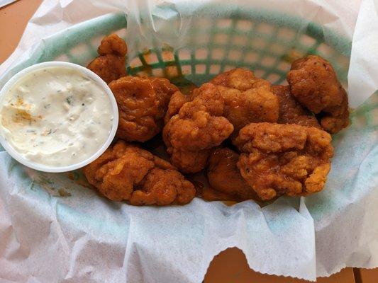 Boneless wings at Wee Pub Beach