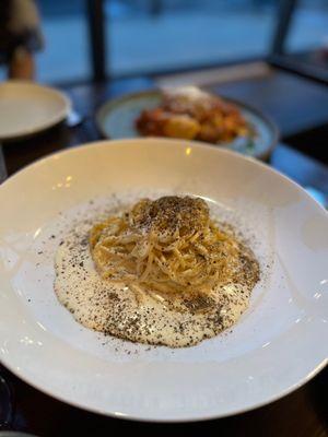 Cacio e pepe.