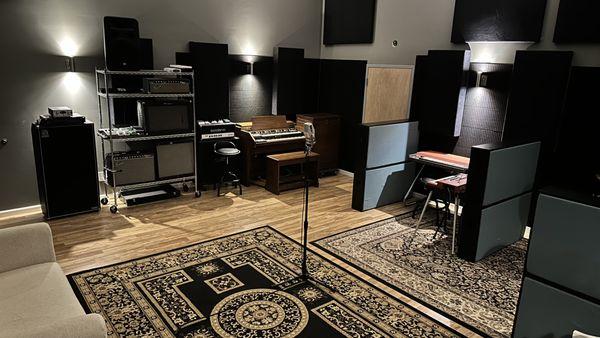 Large Tracking Room at Post Pro