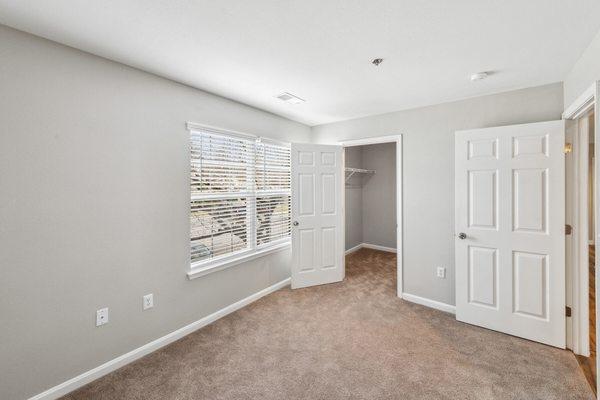 Bedroom with Walk-in Closet