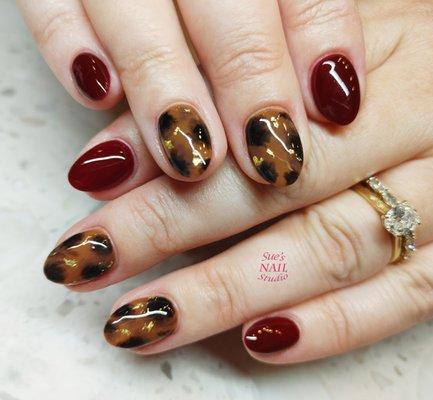 Tortoise shell Nails