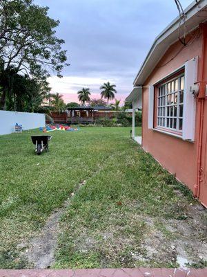 Interior Remodel Debris clean out Kendall, FL What was in this load. Sheet Rock, tile, concrete, glass, plastic, card board, microwave, wind