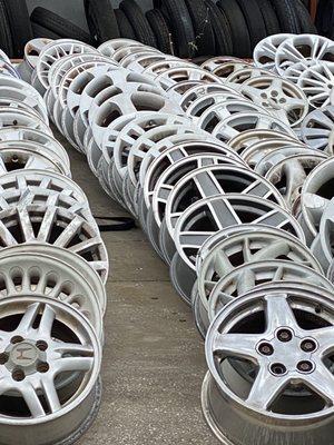 Hundreds of wheels in stock