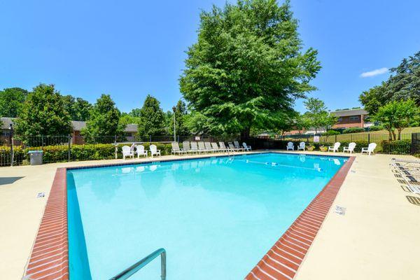 Morrowood Townhomes - Sparkling Swimming Pool