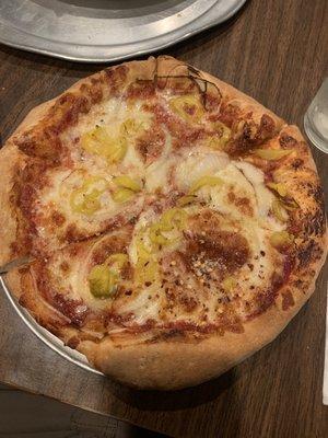 Cheese and onion/ banana pepper small pizza.