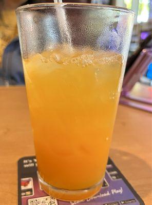 Mango purée mocktail