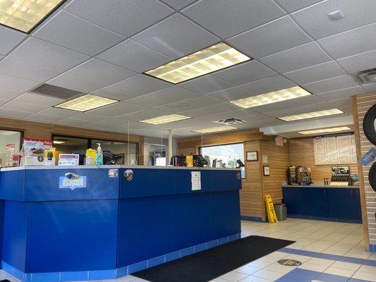 Front desk at American Tire & Auto Care