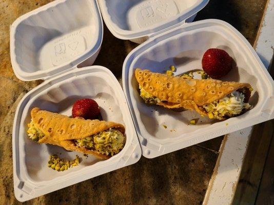 Cannoli with Pistachio Ricotta Filling (carryout)