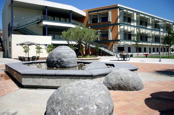 Cañada's new state-of-the-art library provides students with an academic advantage.