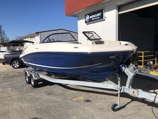 Bayliner VR6. 22'