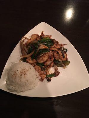 Thai basil with rice, lunch portion