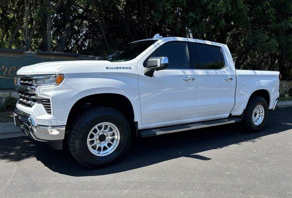 2024 Silverado 4x4 w/ 3" spacer and 2857517 Toyo AT's.