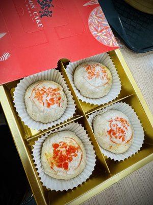 Frozen Crab Roe & Pork Mooncake 4