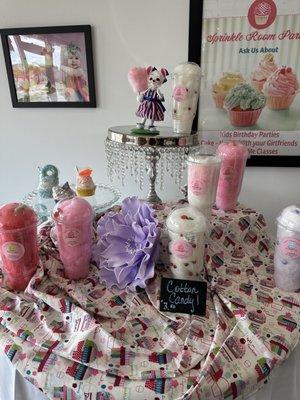 Lots of flavored cotton candy cups