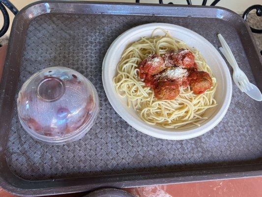 Spaghetti & meatballs w/ grapes