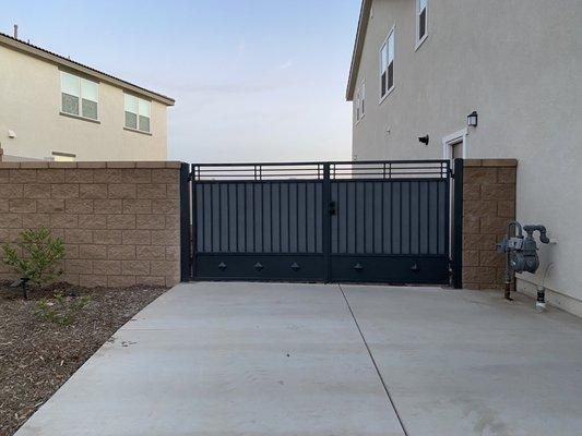 Side home RV gate