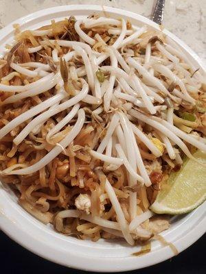 Chicken pad thai