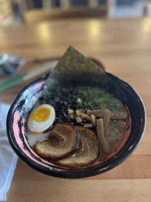 Black oil ramen