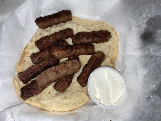 Cevapi (large) with sour cream and bread