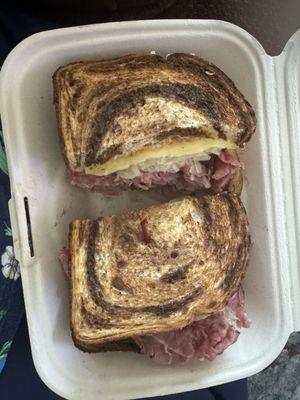 Reuben The Great with Pastrami (Manager's Special)